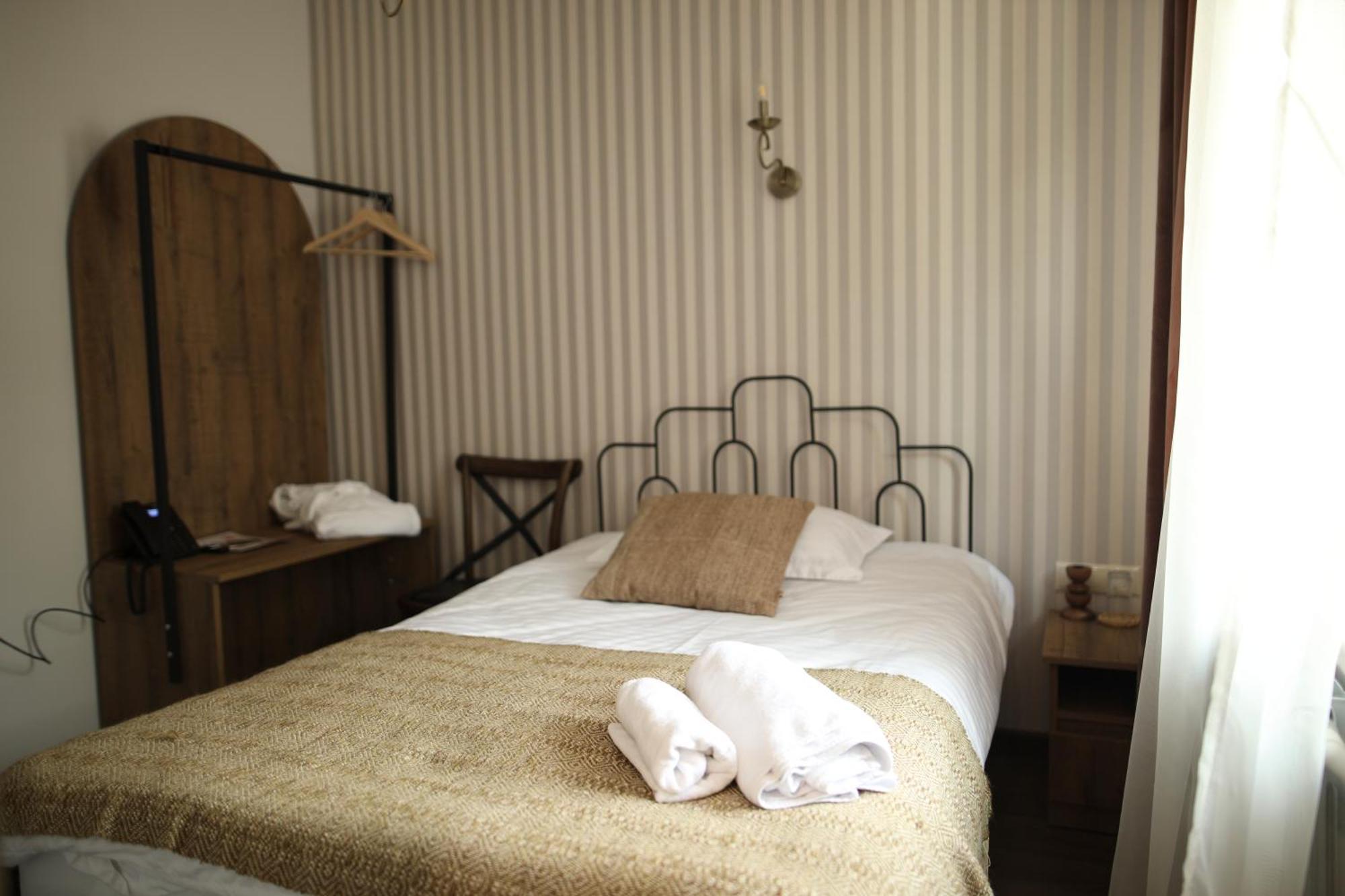 Redroof Country House Hotel Goris Exterior photo