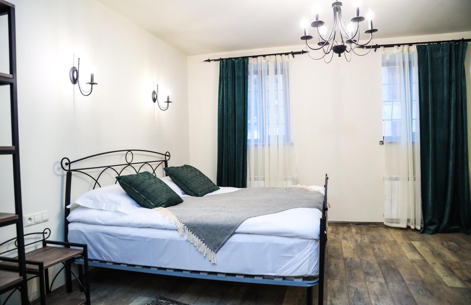 Redroof Country House Hotel Goris Exterior photo